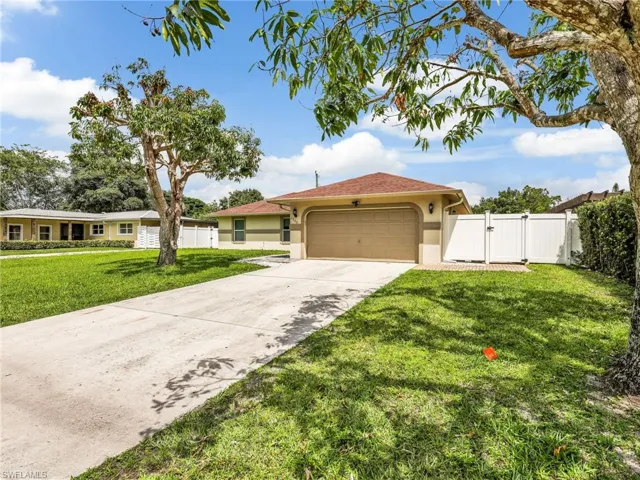 2200 45th Ter Sw, Naples, Florida 34116