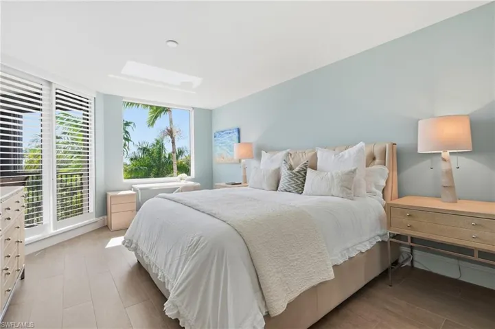 7225 Pelican Bay Blvd 302, Naples, Florida 34108