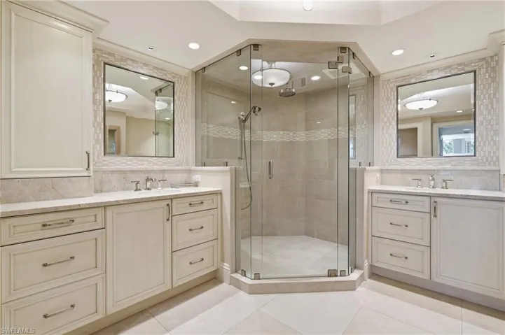7225 Pelican Bay Blvd 302, Naples, Florida 34108