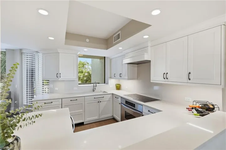 7225 Pelican Bay Blvd 302, Naples, Florida 34108
