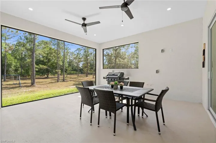 "L" shaped lanai