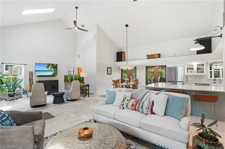 681 7th St Sw, Naples, Florida 34117