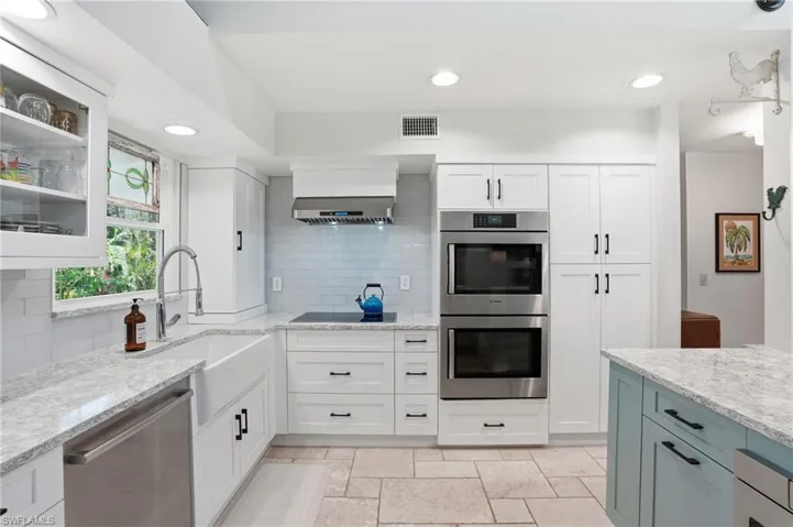 681 7th St Sw, Naples, Florida 34117