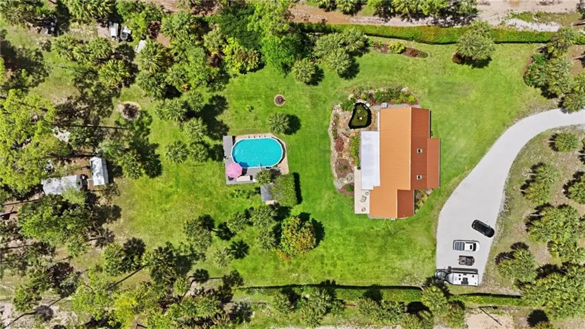 681 7th St Sw, Naples, Florida 34117