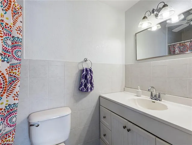 Primary en suite bath