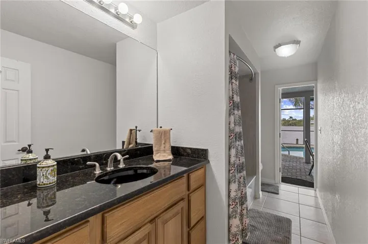 313 SE 6th  ST, Cape Coral, FL 33990