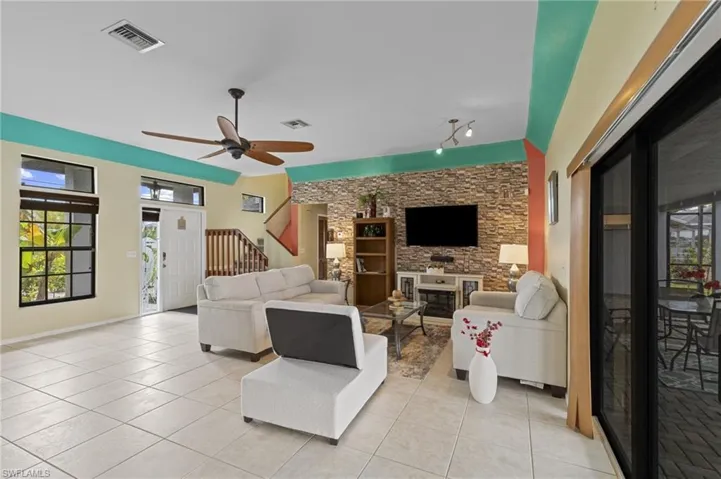 313 SE 6th  ST, Cape Coral, FL 33990
