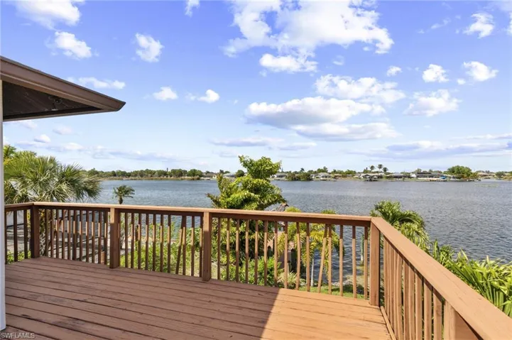 313 SE 6th  ST, Cape Coral, FL 33990
