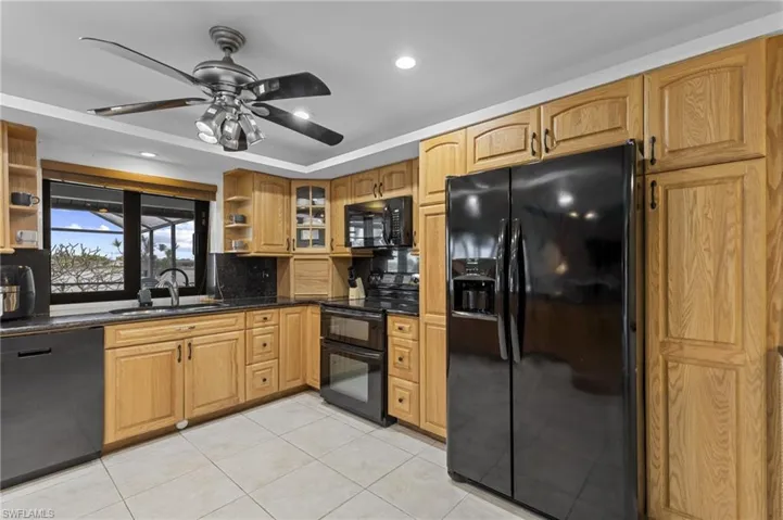 313 SE 6th  ST, Cape Coral, FL 33990