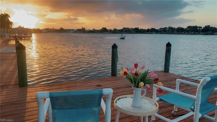 313 SE 6th  ST, Cape Coral, FL 33990