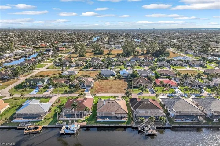 NEW ROOF/AMAZING NEIGHBORHOOD