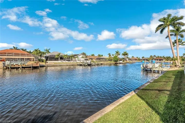 PERFECTLY LOCATED CLOSE TO CAPE HARBOUR MARINA