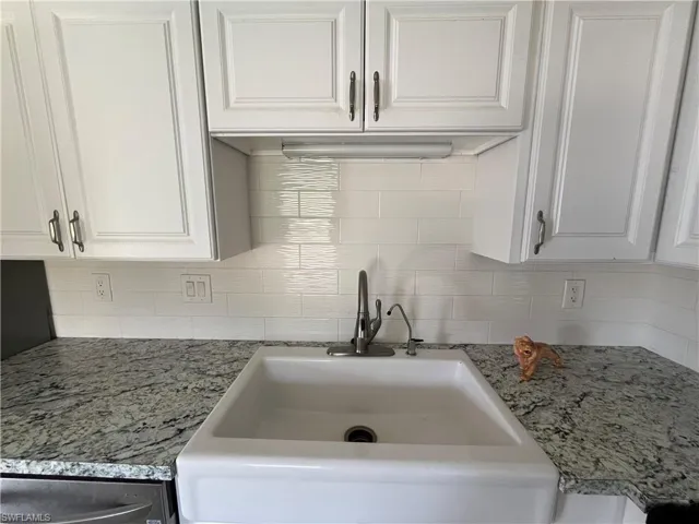 Love this backsplash and farm sink!