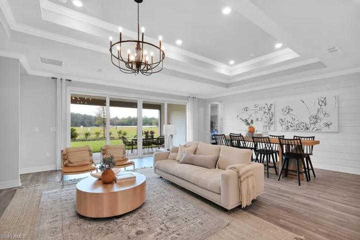 Photos are for illustration purposes only, options may vary.