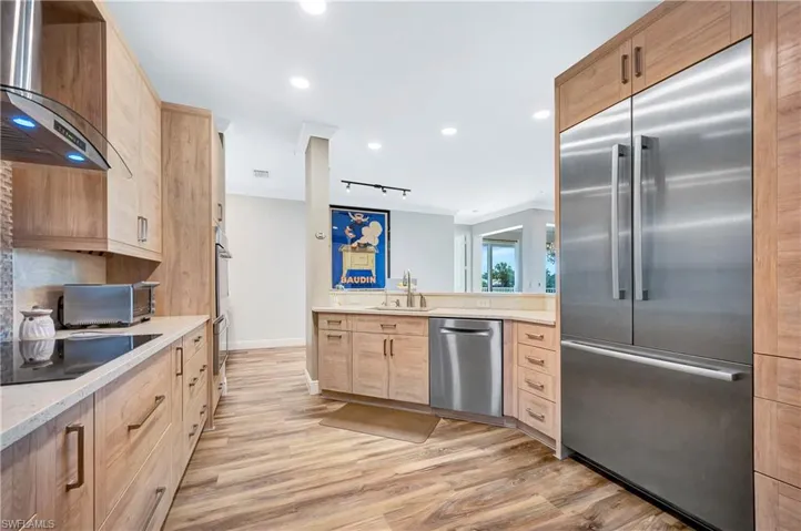 Kitchen with Custom Cabinets & Stainless appliances