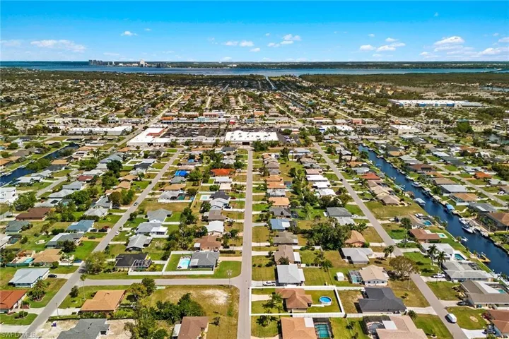 1318 SE 15th ST, CAPE CORAL FL 33990