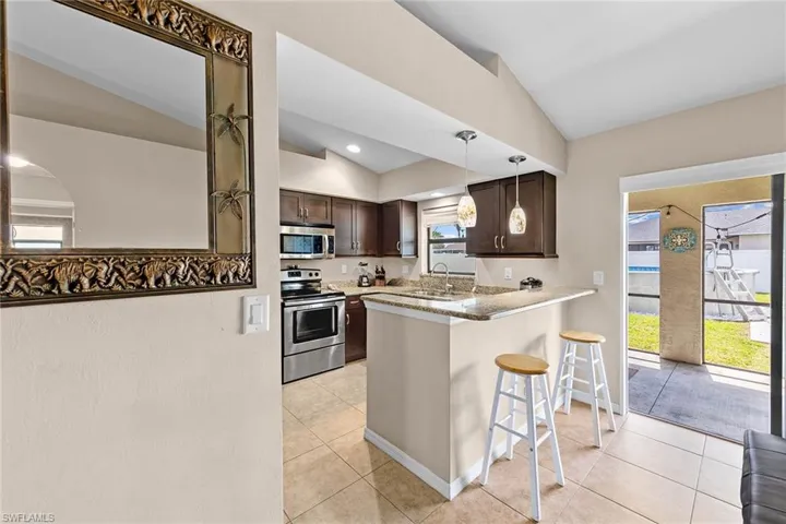 1318 SE 15th ST, CAPE CORAL FL 33990