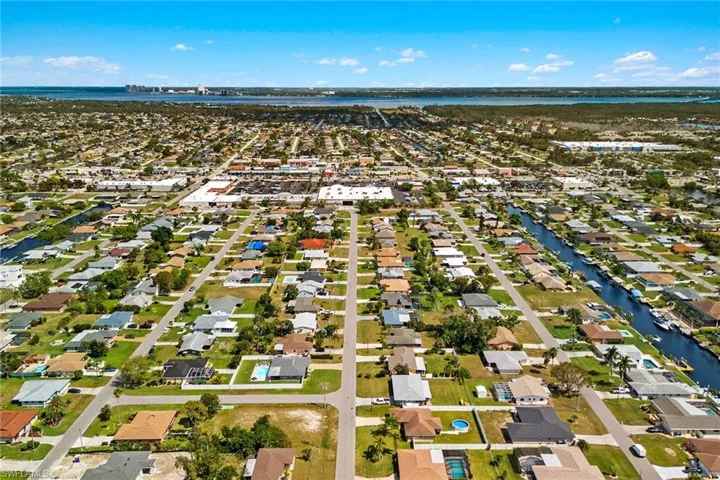 1318 SE 15th ST, CAPE CORAL FL 33990