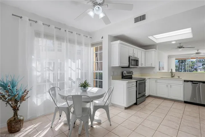 752  Wiggins Lake  DR, Naples, FL 34110