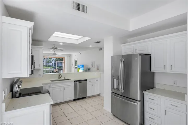 752  Wiggins Lake  DR, Naples, FL 34110