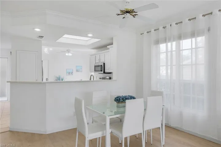 752  Wiggins Lake  DR, Naples, FL 34110