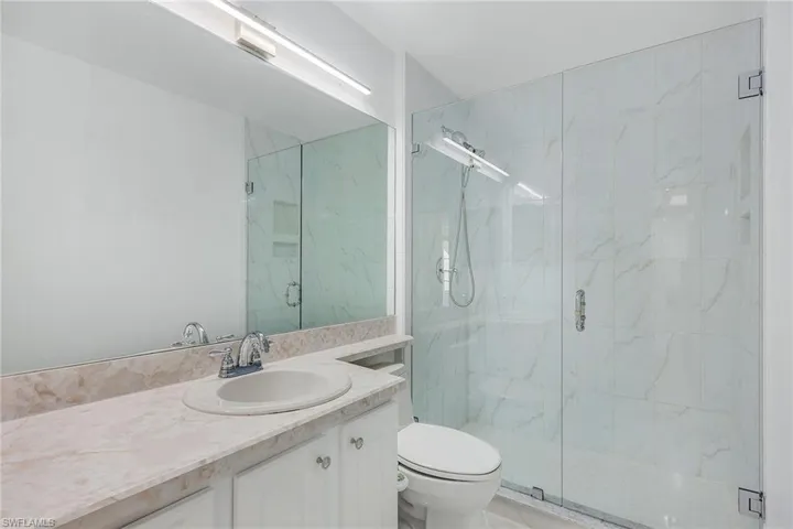 752  Wiggins Lake  DR, Naples, FL 34110