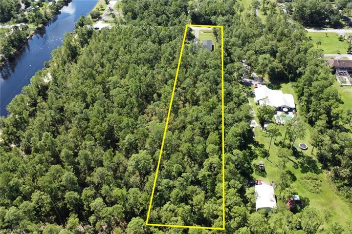 3833  8th SE AVE, Naples, FL 34117