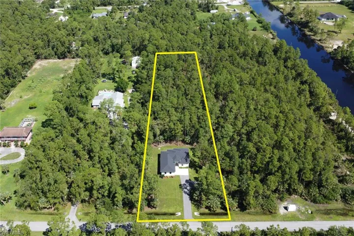 3833  8th SE AVE, Naples, FL 34117