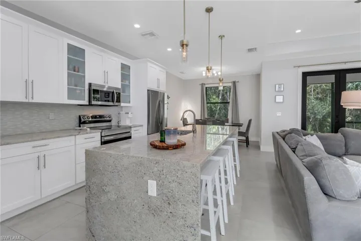 3833  8th SE AVE, Naples, FL 34117