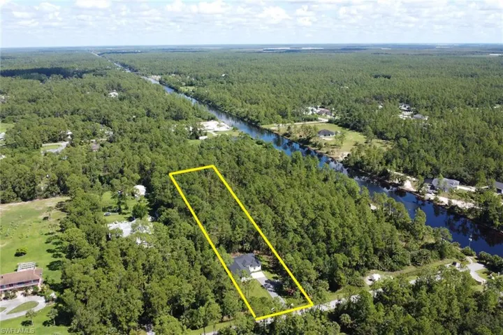 3833  8th SE AVE, Naples, FL 34117