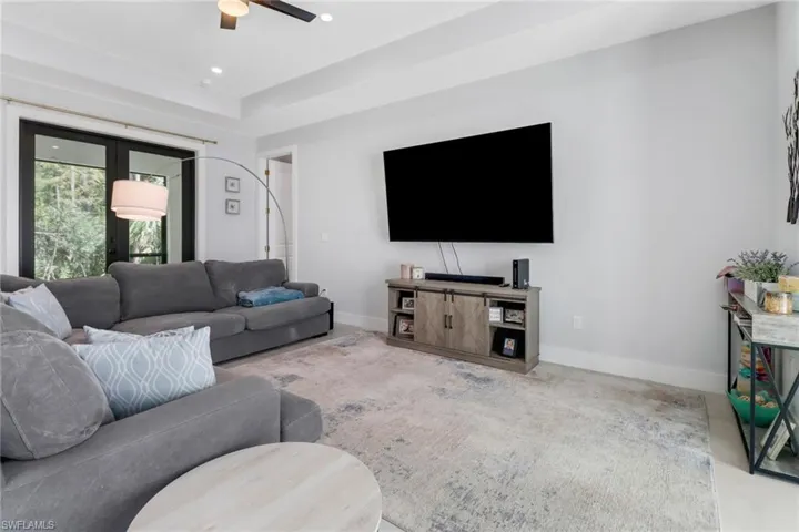 3833  8th SE AVE, Naples, FL 34117