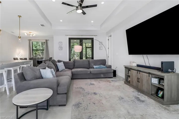 3833  8th SE AVE, Naples, FL 34117