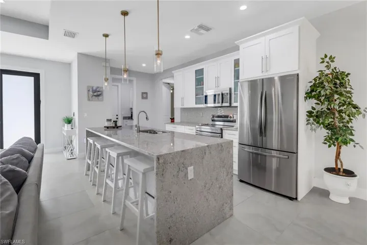 3833  8th SE AVE, Naples, FL 34117