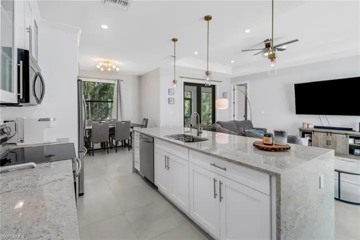 3833  8th SE AVE, Naples, FL 34117