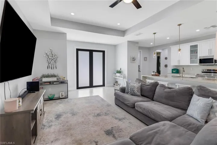 3833  8th SE AVE, Naples, FL 34117
