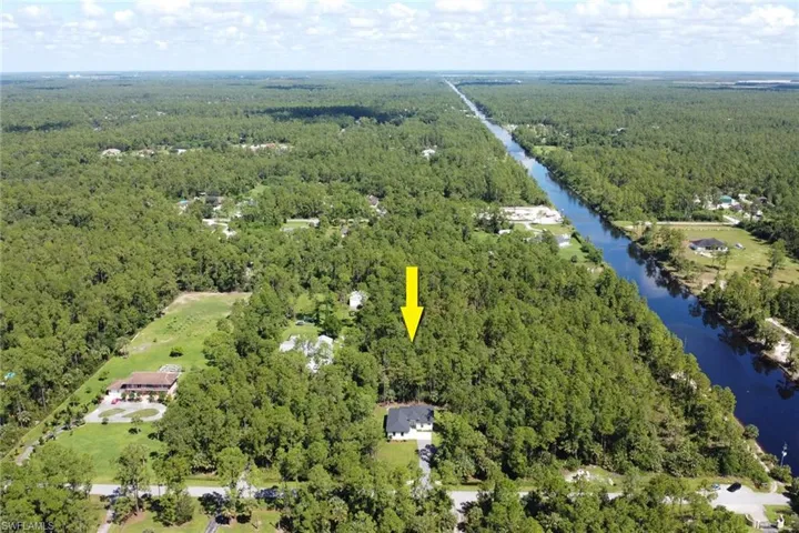 3833  8th SE AVE, Naples, FL 34117