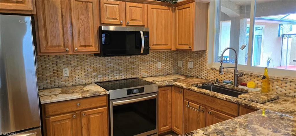 1108 Sw 15th Pl, Cape Coral, Florida 33991