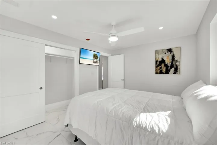 20  Kings  RD, Naples, FL 34112