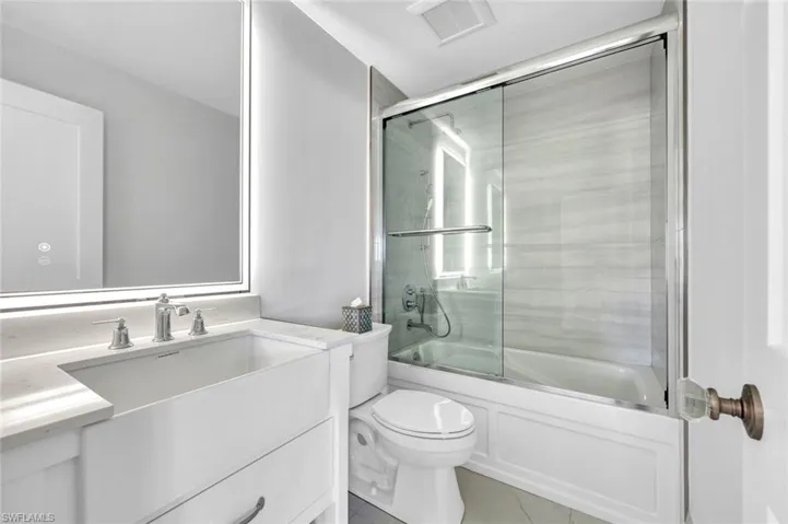 20  Kings  RD, Naples, FL 34112