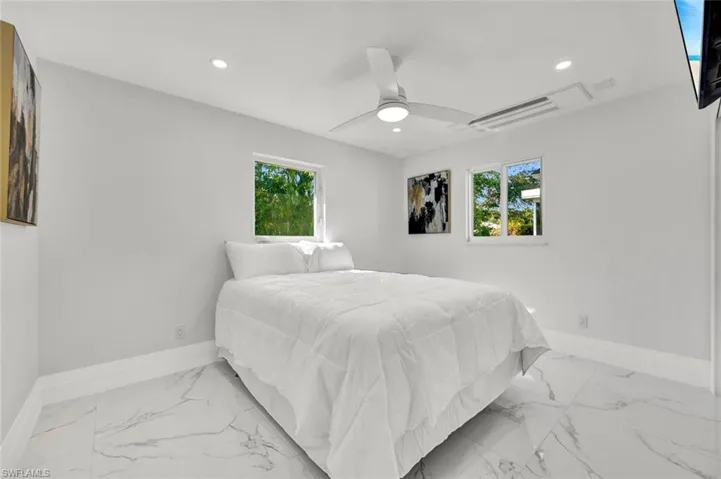 20  Kings  RD, Naples, FL 34112