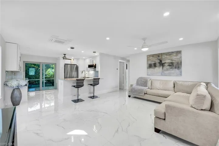 20  Kings  RD, Naples, FL 34112