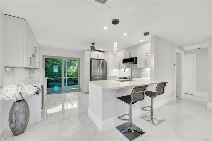 20  Kings  RD, Naples, FL 34112