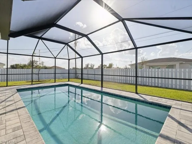 1904 NE 2nd  PL, Cape Coral, FL 33909
