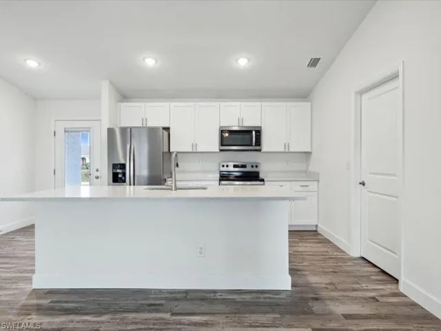 1904 NE 2nd  PL, Cape Coral, FL 33909