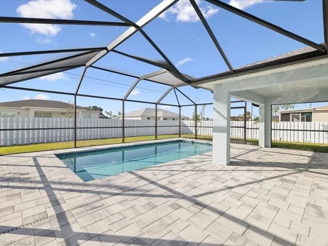 1904 NE 2nd  PL, Cape Coral, FL 33909