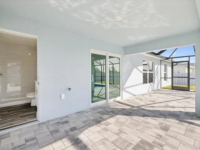 1904 NE 2nd  PL, Cape Coral, FL 33909