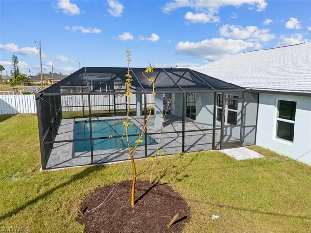 1904 NE 2nd  PL, Cape Coral, FL 33909