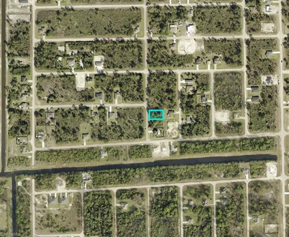 463  Lois S AVE, Lehigh Acres, FL 33974