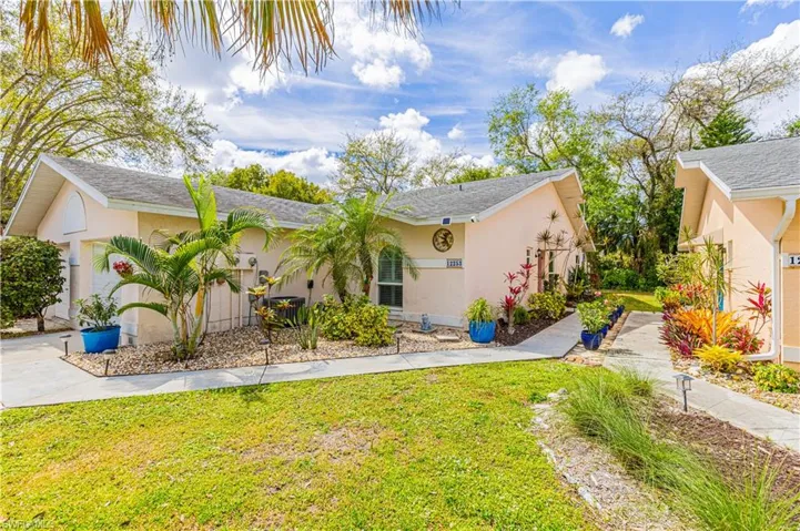 12253  Londonderry  LN, Bonita Springs, FL 34135