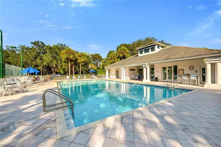 3755  Fieldstone  BLVD, Naples, FL 34109
